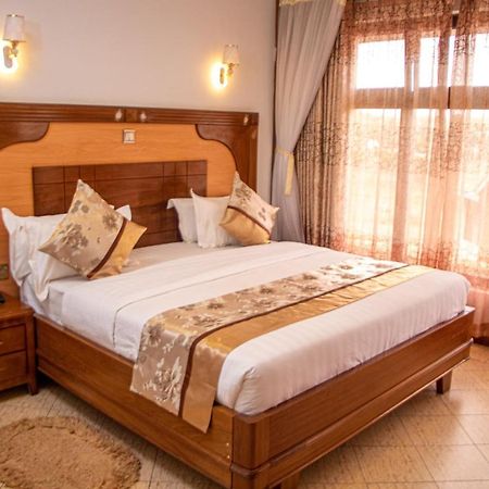 Grand Winston Hotel Nakuru Exteriör bild
