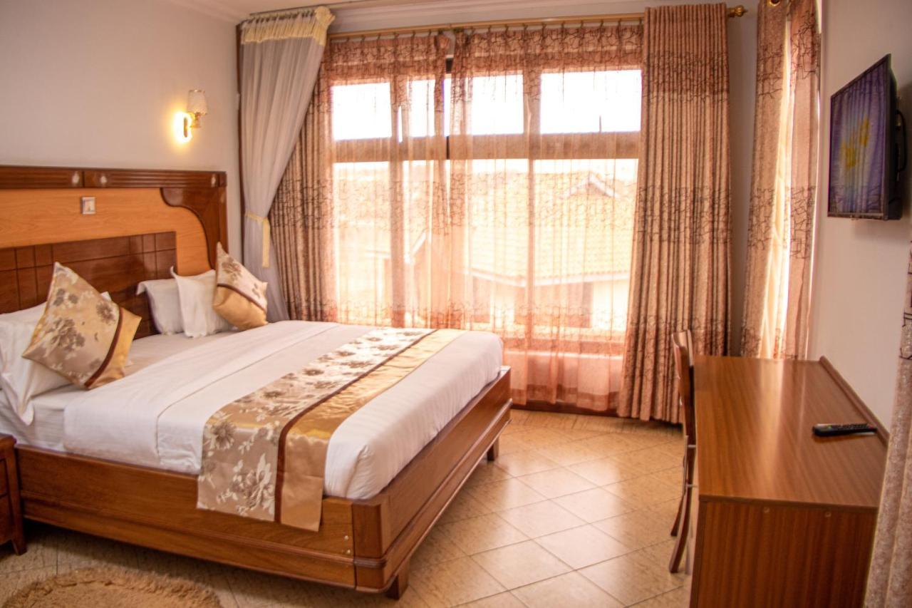 Grand Winston Hotel Nakuru Exteriör bild