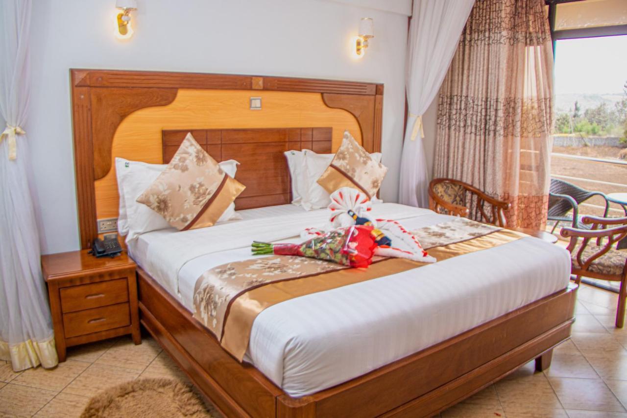 Grand Winston Hotel Nakuru Exteriör bild