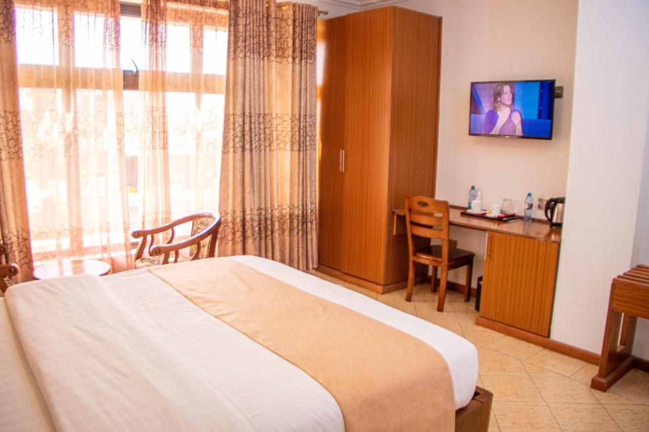 Grand Winston Hotel Nakuru Exteriör bild