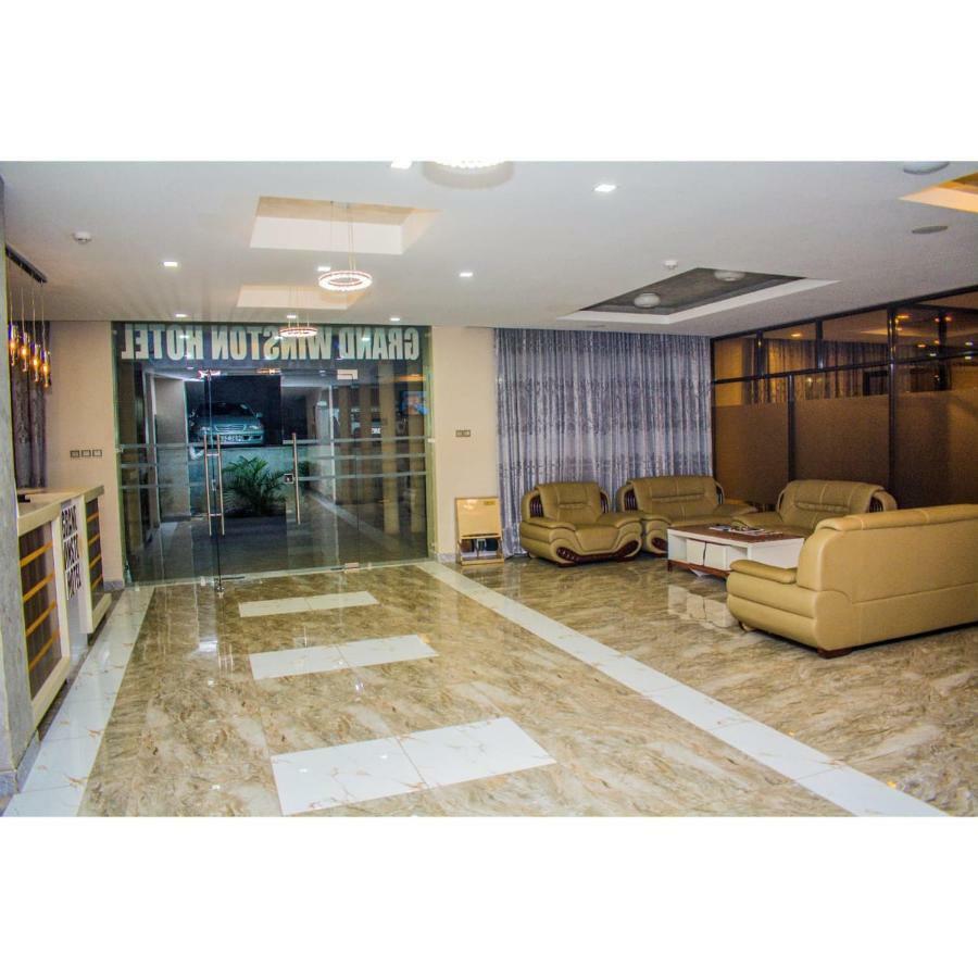 Grand Winston Hotel Nakuru Exteriör bild